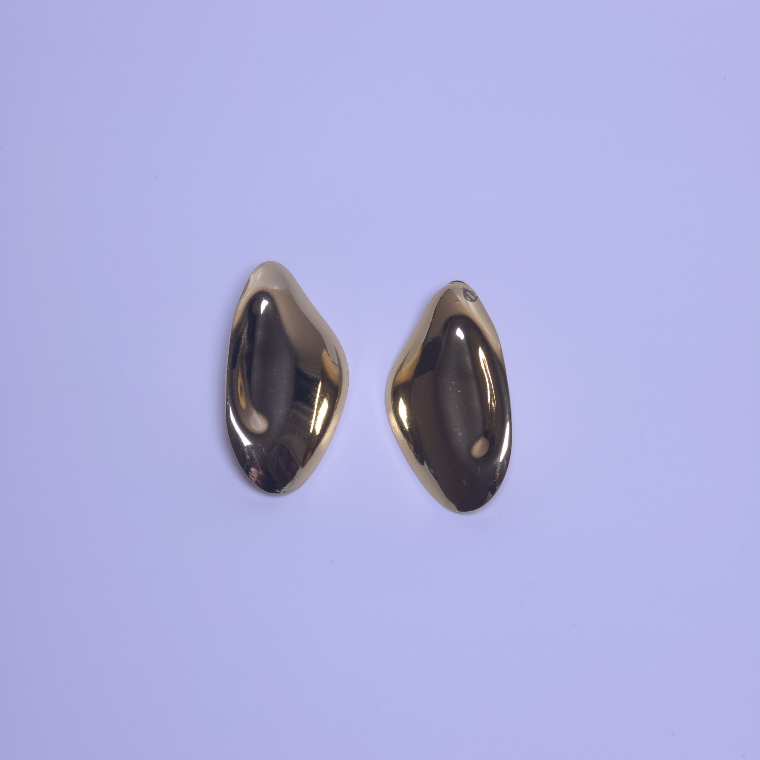 Liquid Pebble Studs