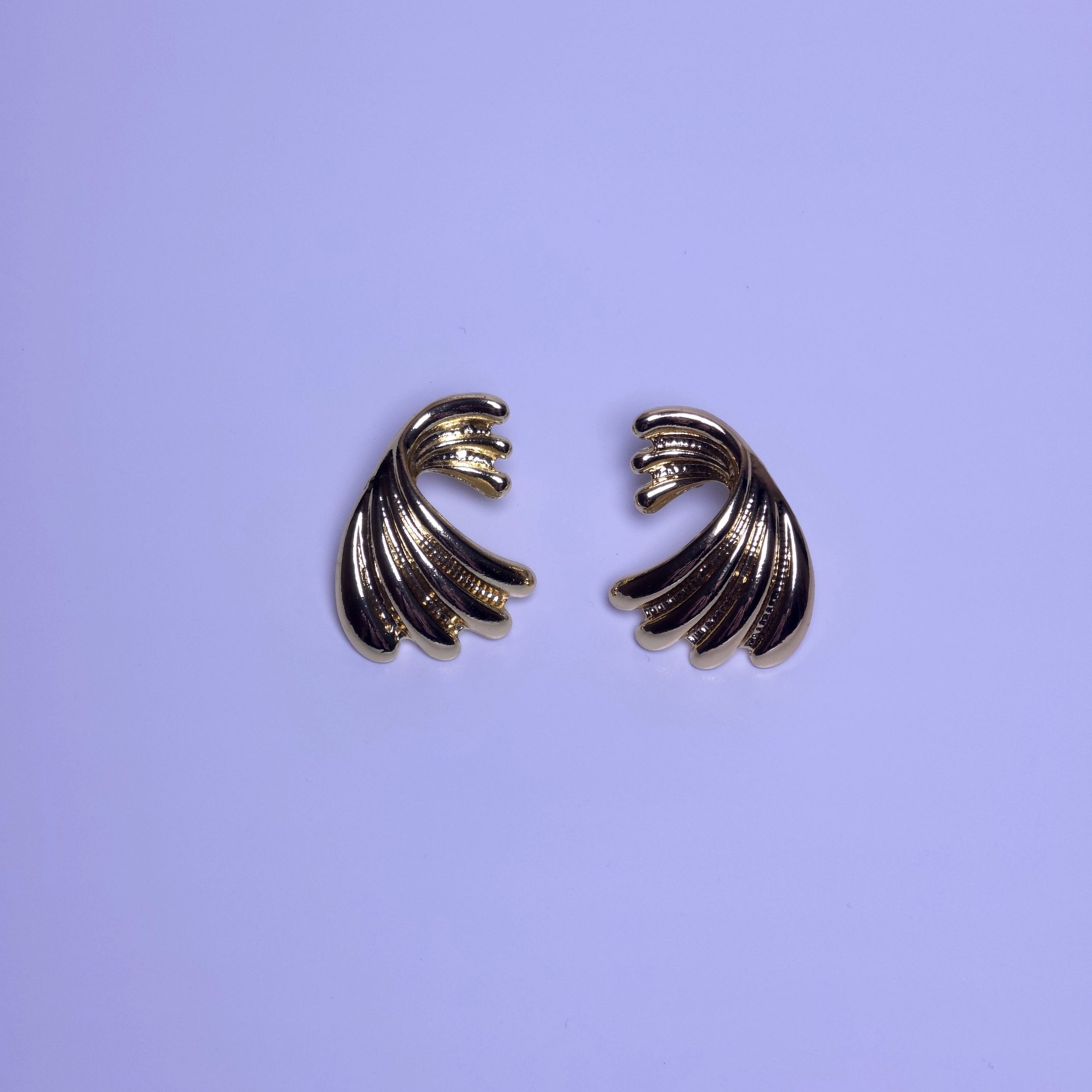 Wild Wing Studs